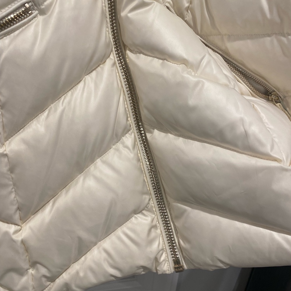 Michael Kors White Cream Mid Size Puffer Jacket With Faux Fur Hood - Picture 7 of 11